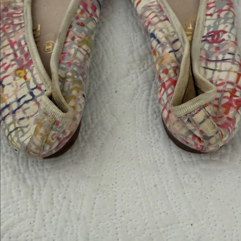 VINTAGE CHANEL Artistic Multicolor Flats - Picture 5 of 5